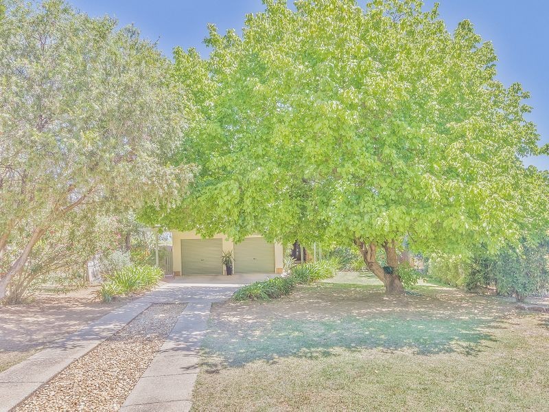 14 Yarrawonga Crescent, Cowra NSW 2794