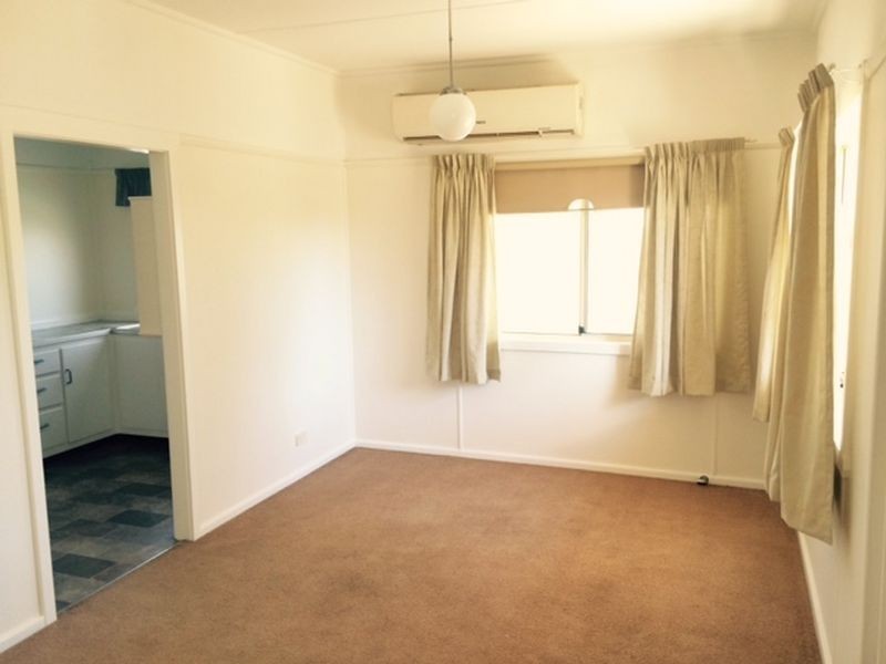 5 Macassar Street, Cowra NSW 2794