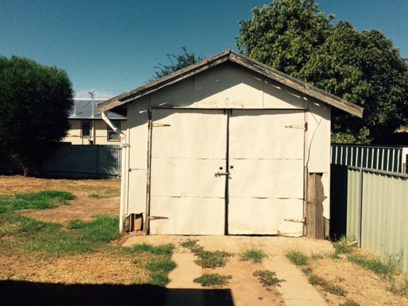 5 Macassar Street, Cowra NSW 2794