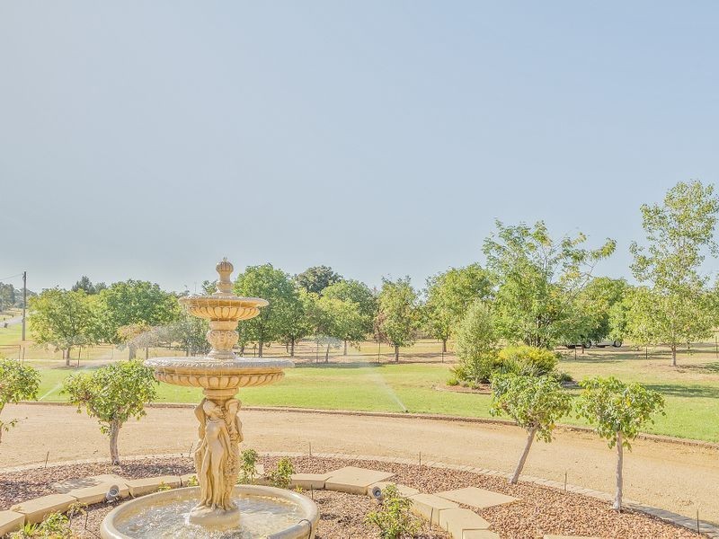 42 Gower Hardy Circuit, Cowra NSW 2794