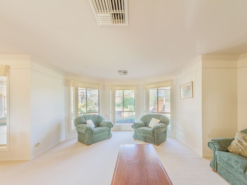 42 Gower Hardy Circuit, Cowra NSW 2794