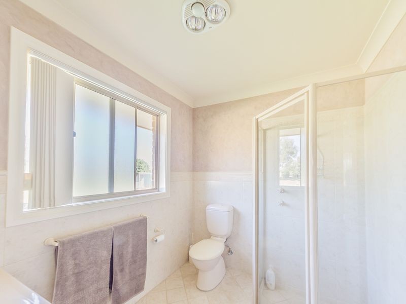 42 Gower Hardy Circuit, Cowra NSW 2794