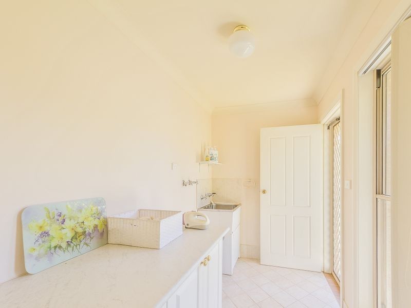 42 Gower Hardy Circuit, Cowra NSW 2794