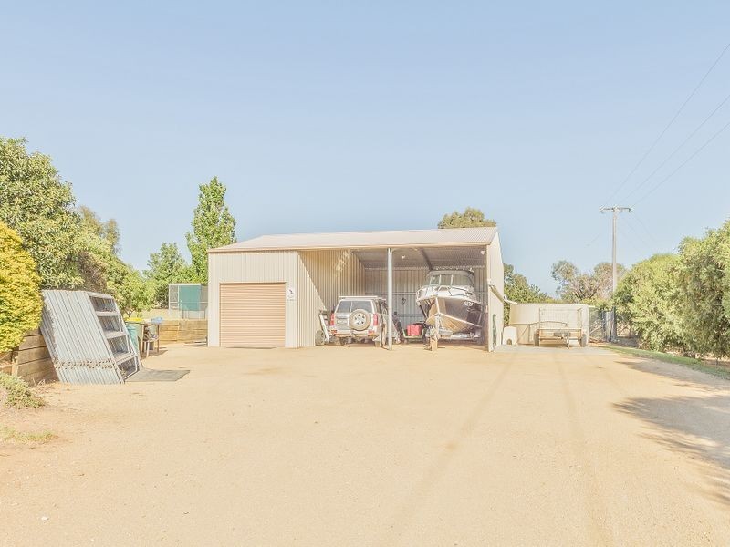 42 Gower Hardy Circuit, Cowra NSW 2794
