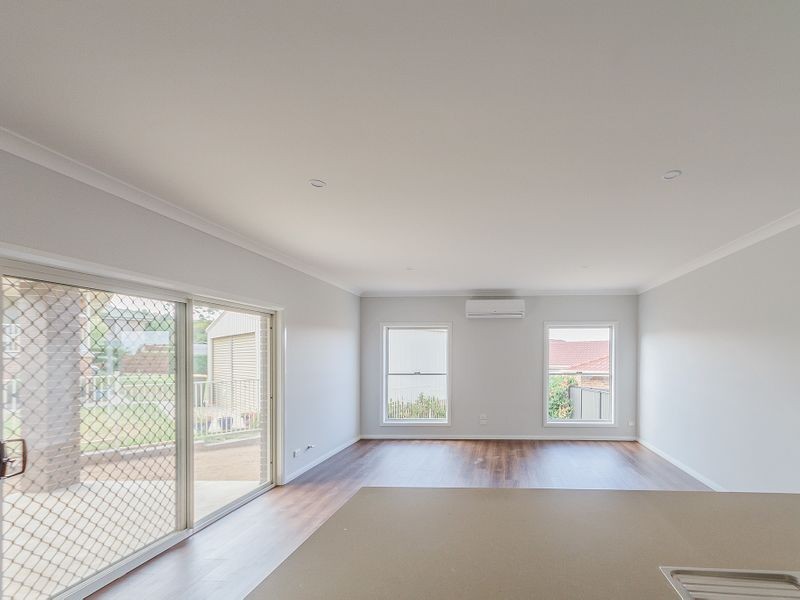 21a Banksia Close, Cowra NSW 2794