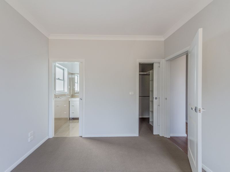 21a Banksia Close, Cowra NSW 2794