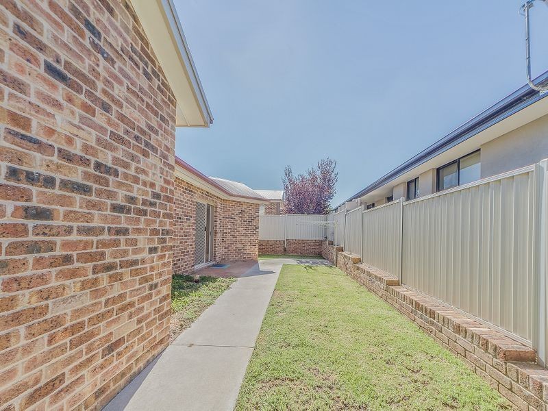 25 Acacia Circle, Cowra NSW 2794