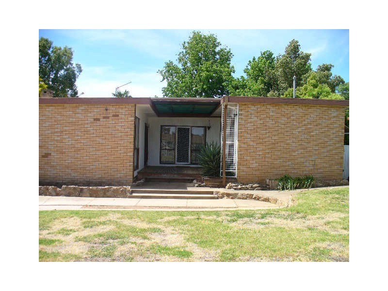 26 Comerford Street, Cowra NSW 2794