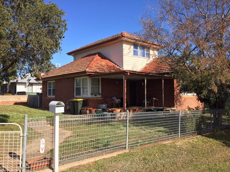 31 Eulo Street, Cowra NSW 2794