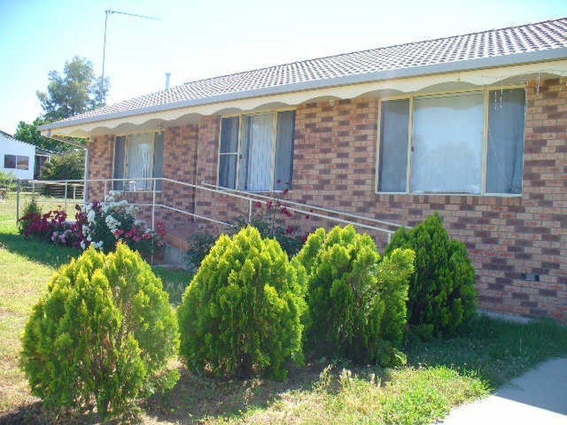 35 Watt Street, Cowra NSW 2794
