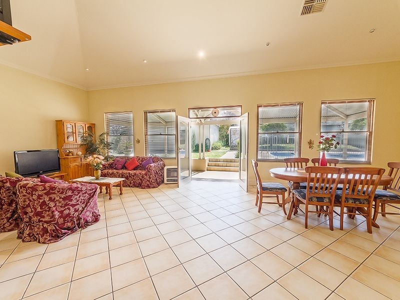 30 Vaux Street, Cowra NSW 2794