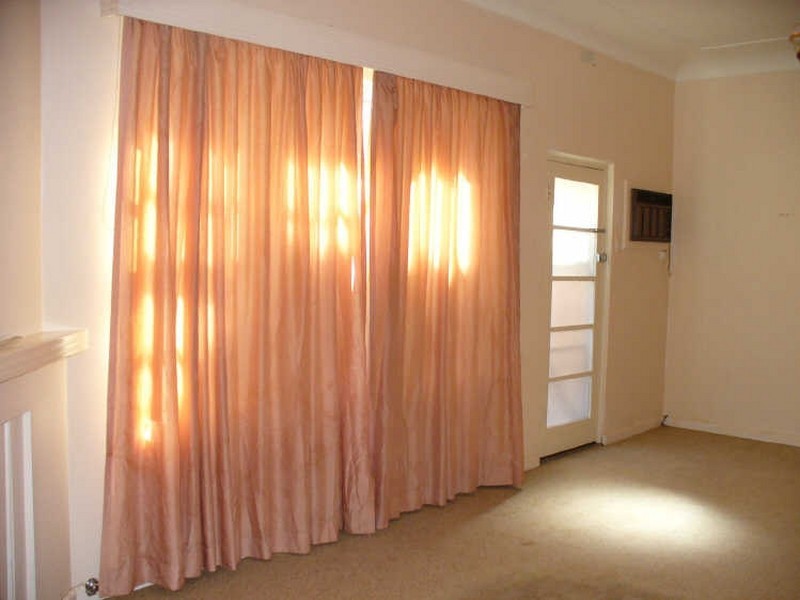 12 Macquarie Street, Cowra NSW 2794