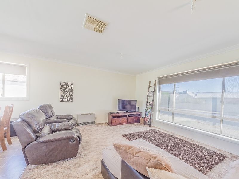 1 Parkes Street, Cowra NSW 2794