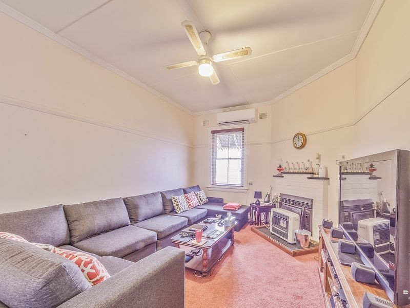 53 Darling Avenue, Cowra NSW 2794
