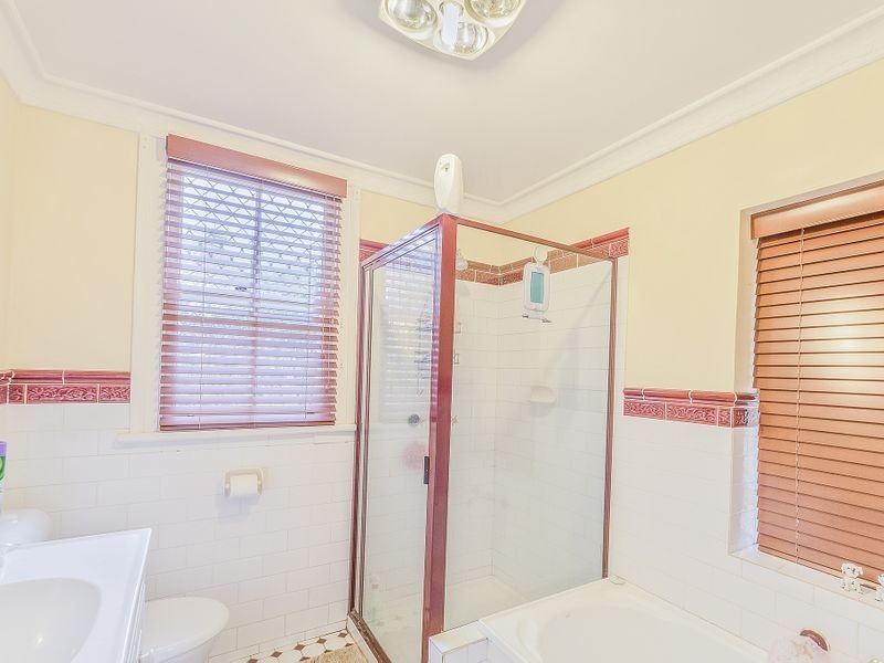 53 Darling Avenue, Cowra NSW 2794