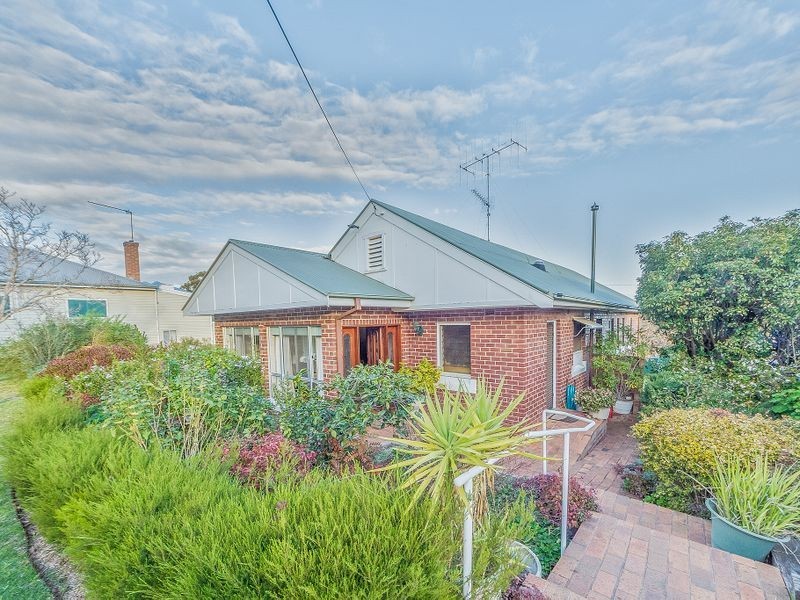 21 Carleton Street, Cowra NSW 2794