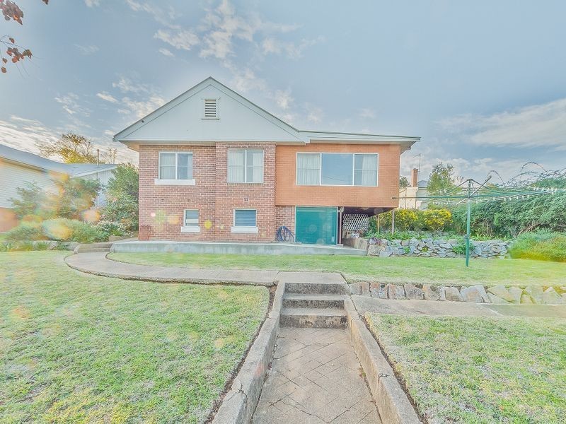 21 Carleton Street, Cowra NSW 2794