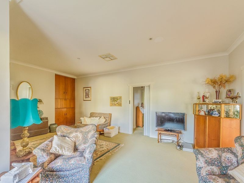21 Carleton Street, Cowra NSW 2794