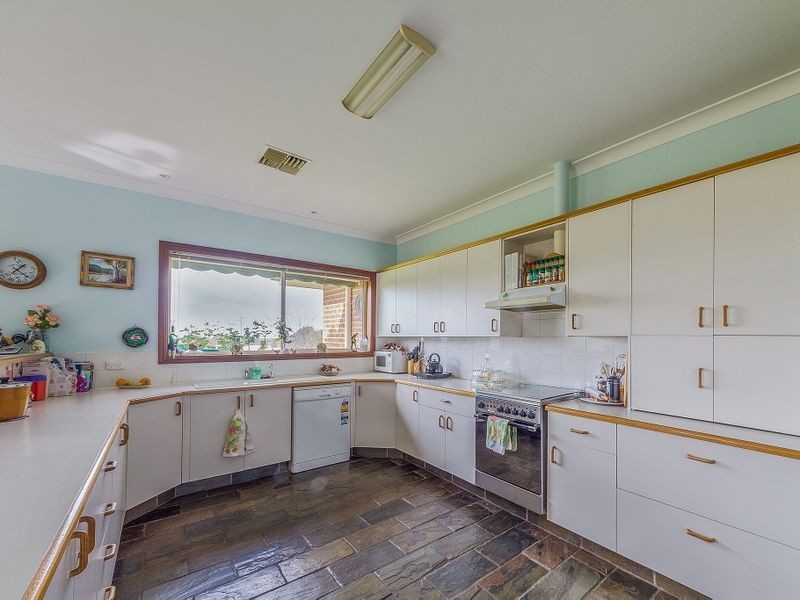 54 Tallarook Road, Cowra NSW 2794