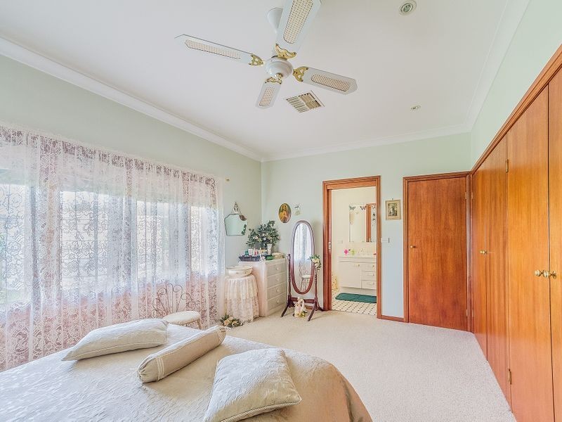 54 Tallarook Road, Cowra NSW 2794