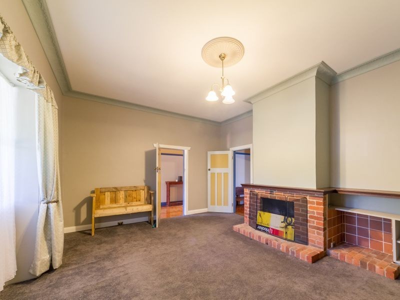 57 Macquarie Street, Cowra NSW 2794