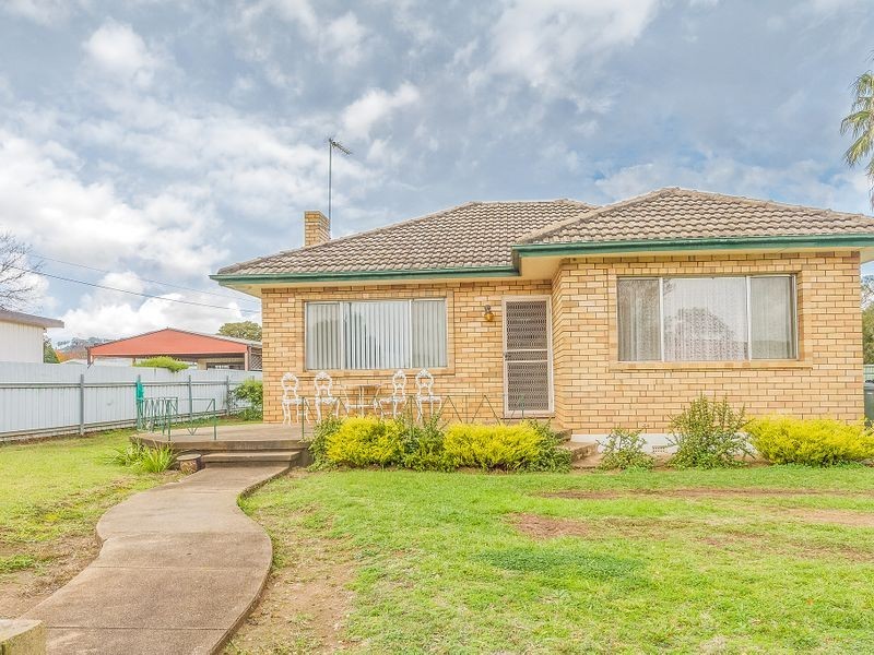 21 Watt Street, Cowra NSW 2794