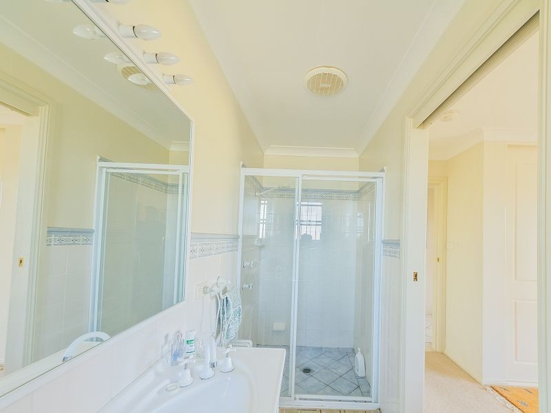 27 Acacia Circle, Cowra NSW 2794