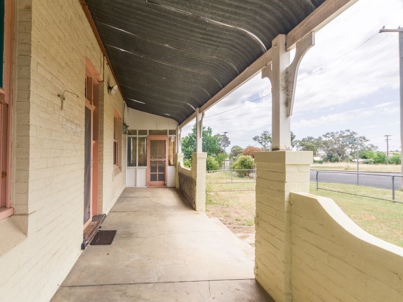 19 Baronga Street, Cowra NSW 2794