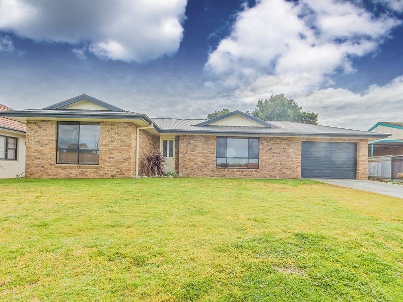 31 Lyall Street, Cowra NSW 2794
