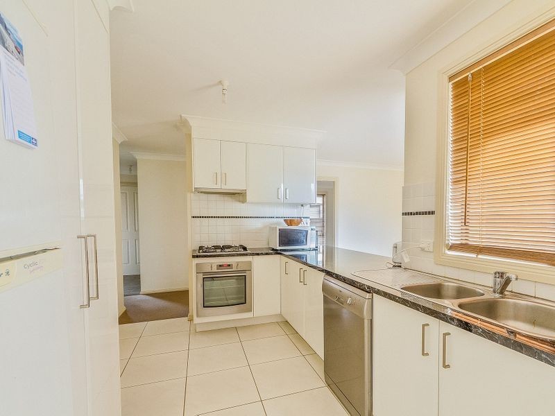 31 Lyall Street, Cowra NSW 2794