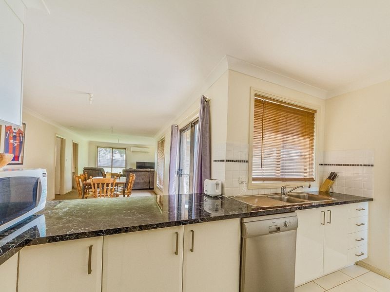 31 Lyall Street, Cowra NSW 2794