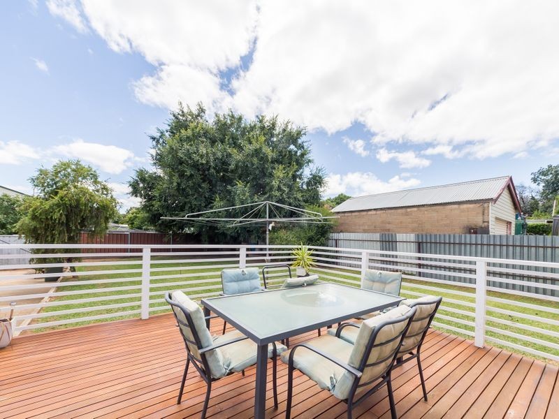 12 Macassar Street, Cowra NSW 2794