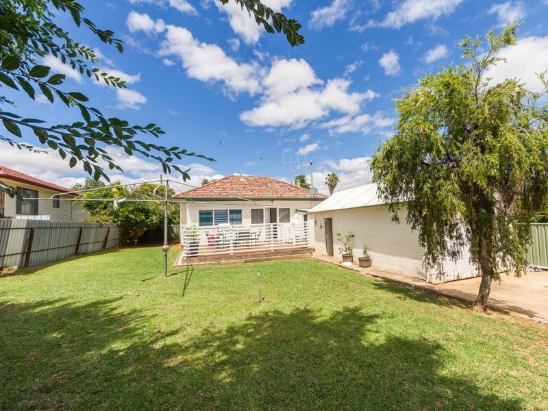 12 Macassar Street, Cowra NSW 2794