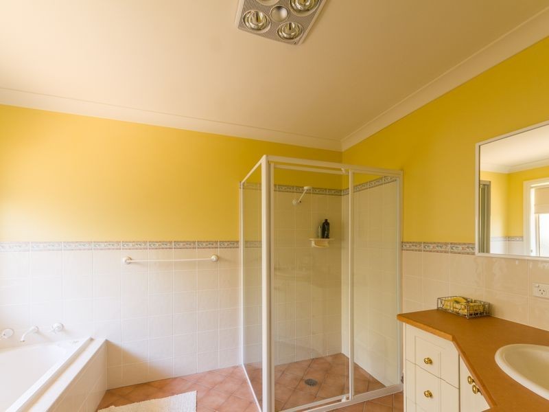 26 Acacia Circle, Cowra NSW 2794