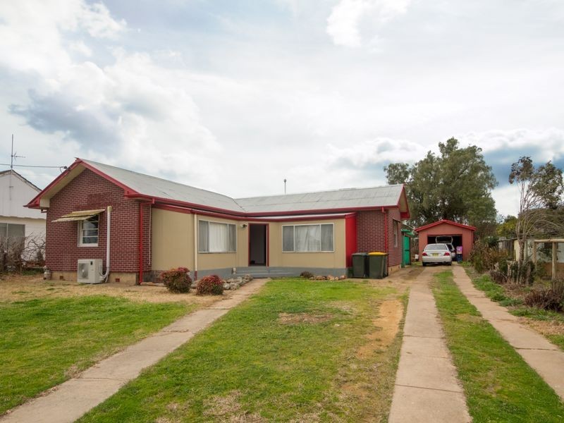 35 Lee Street, Cowra NSW 2794