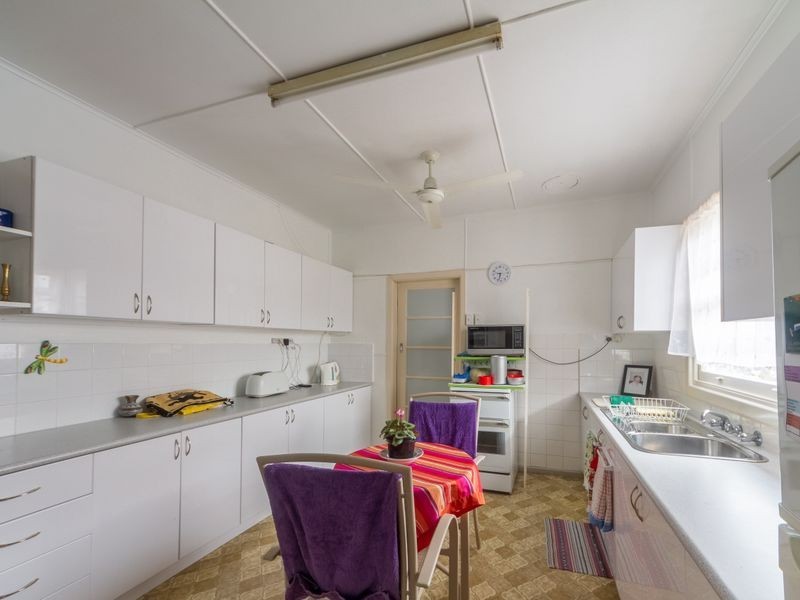 35 Lee Street, Cowra NSW 2794