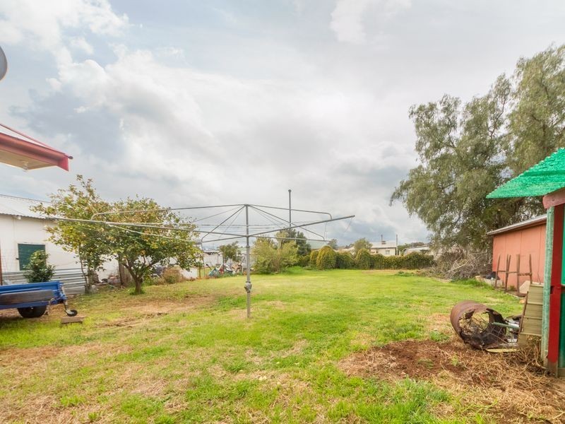 35 Lee Street, Cowra NSW 2794