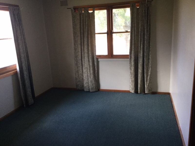 36 Logan Street, Cowra NSW 2794