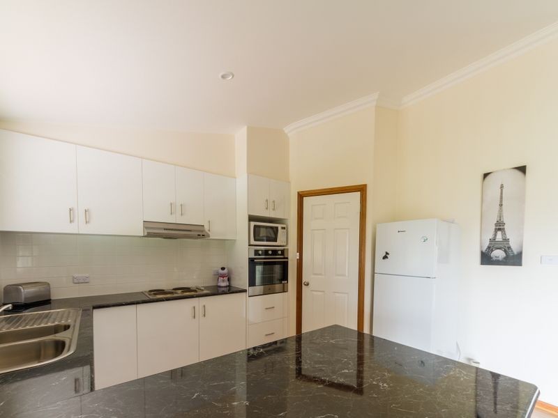 90 Grenfell Road, Cowra NSW 2794