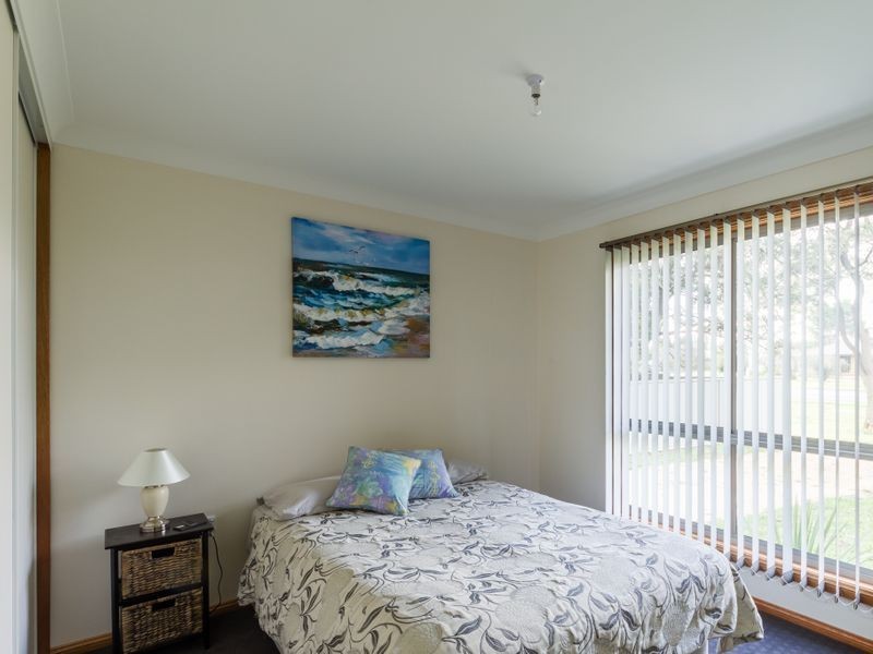 90 Grenfell Road, Cowra NSW 2794