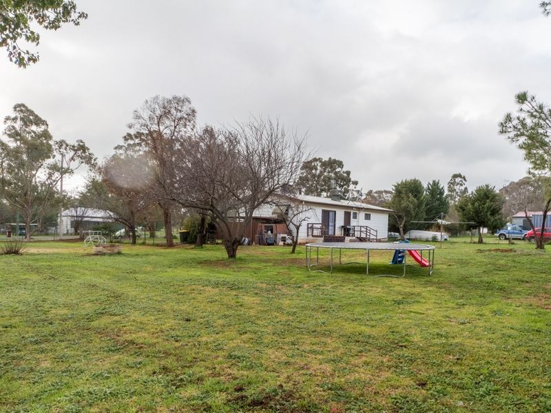 3 Waddell Street (Wattamondara), Cowra NSW 2794