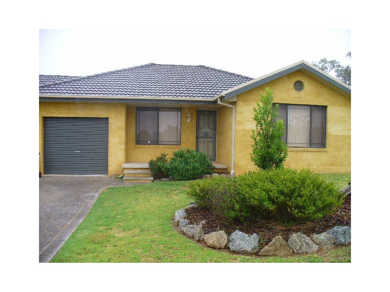 2/1 Banksia Close, Cowra NSW 2794