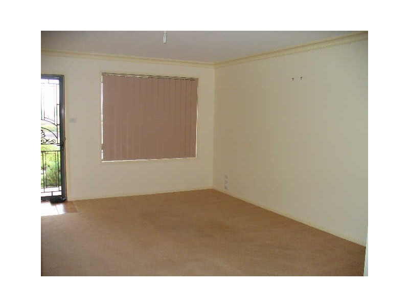 2/1 Banksia Close, Cowra NSW 2794