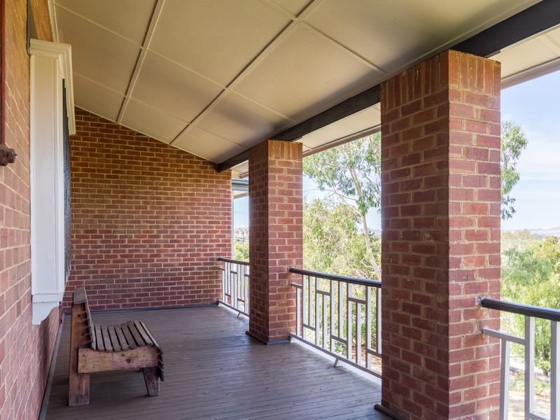 90 Liverpool Street, Cowra NSW 2794