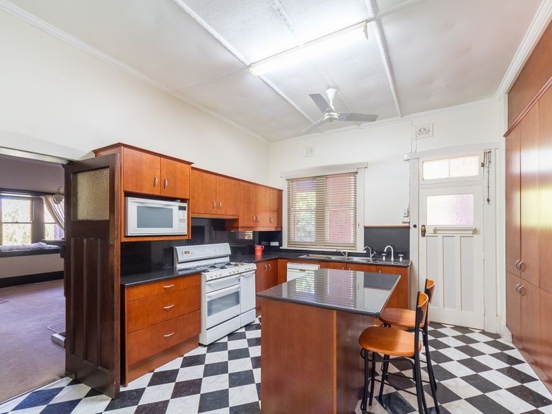 90 Liverpool Street, Cowra NSW 2794