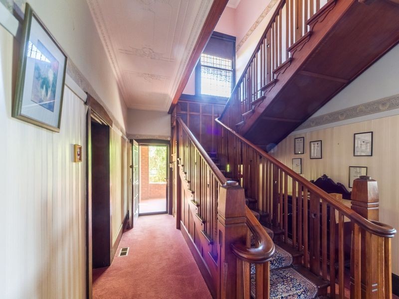 90 Liverpool Street, Cowra NSW 2794