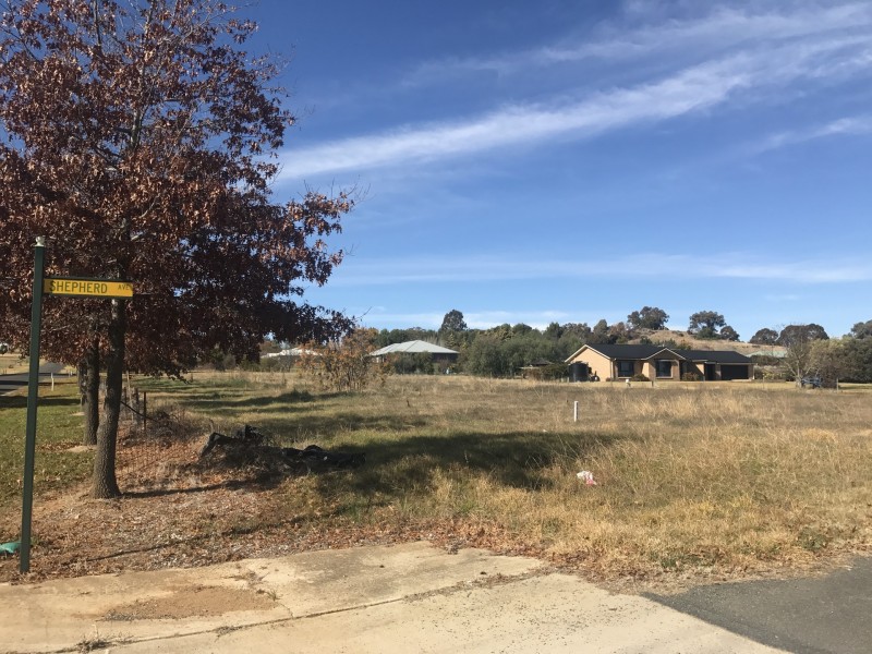 24 Shepherd Ave, Cowra NSW 2794