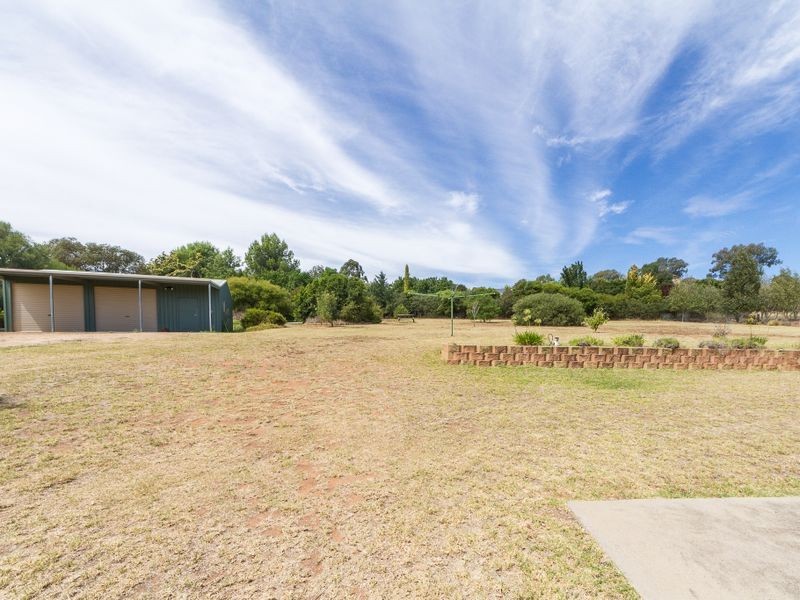 14 Shepherd Avenue, Cowra NSW 2794