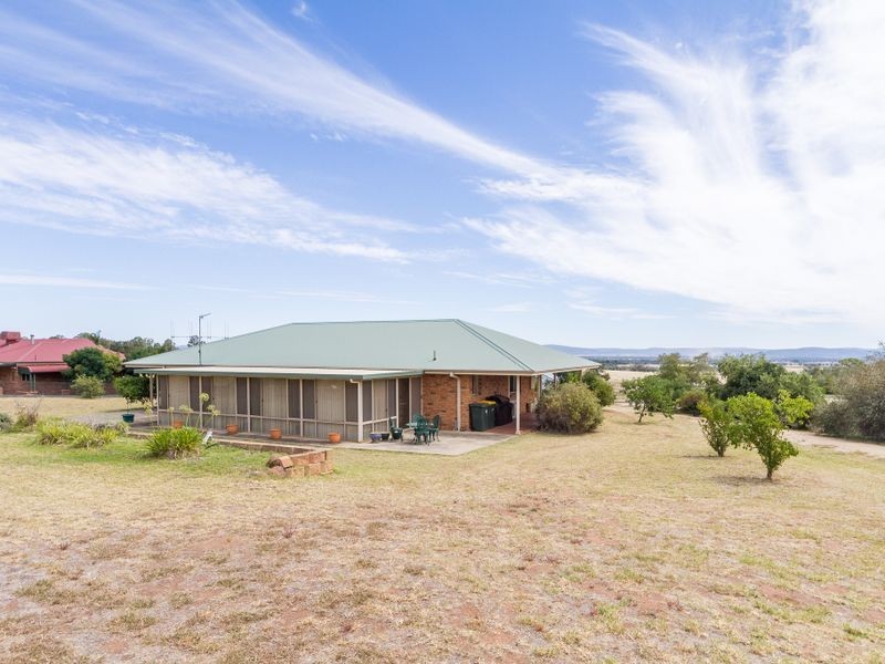 14 Shepherd Avenue, Cowra NSW 2794
