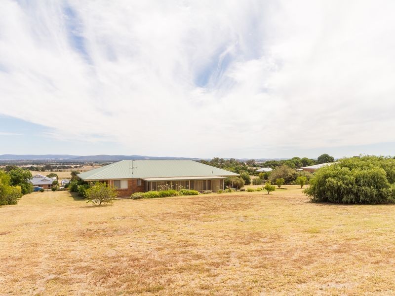14 Shepherd Avenue, Cowra NSW 2794